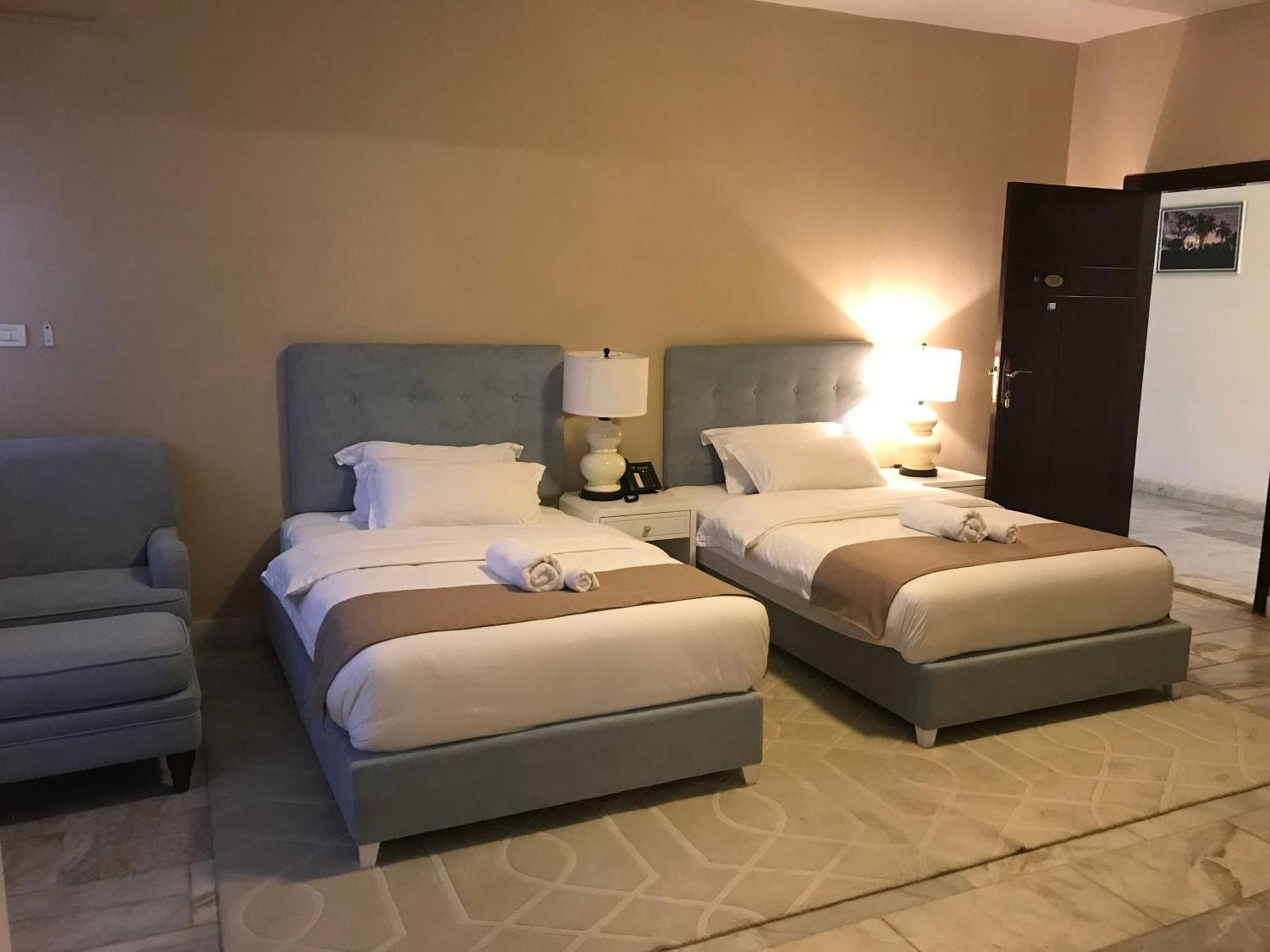 Sunset Inn مونروفيا المظهر الخارجي الصورة