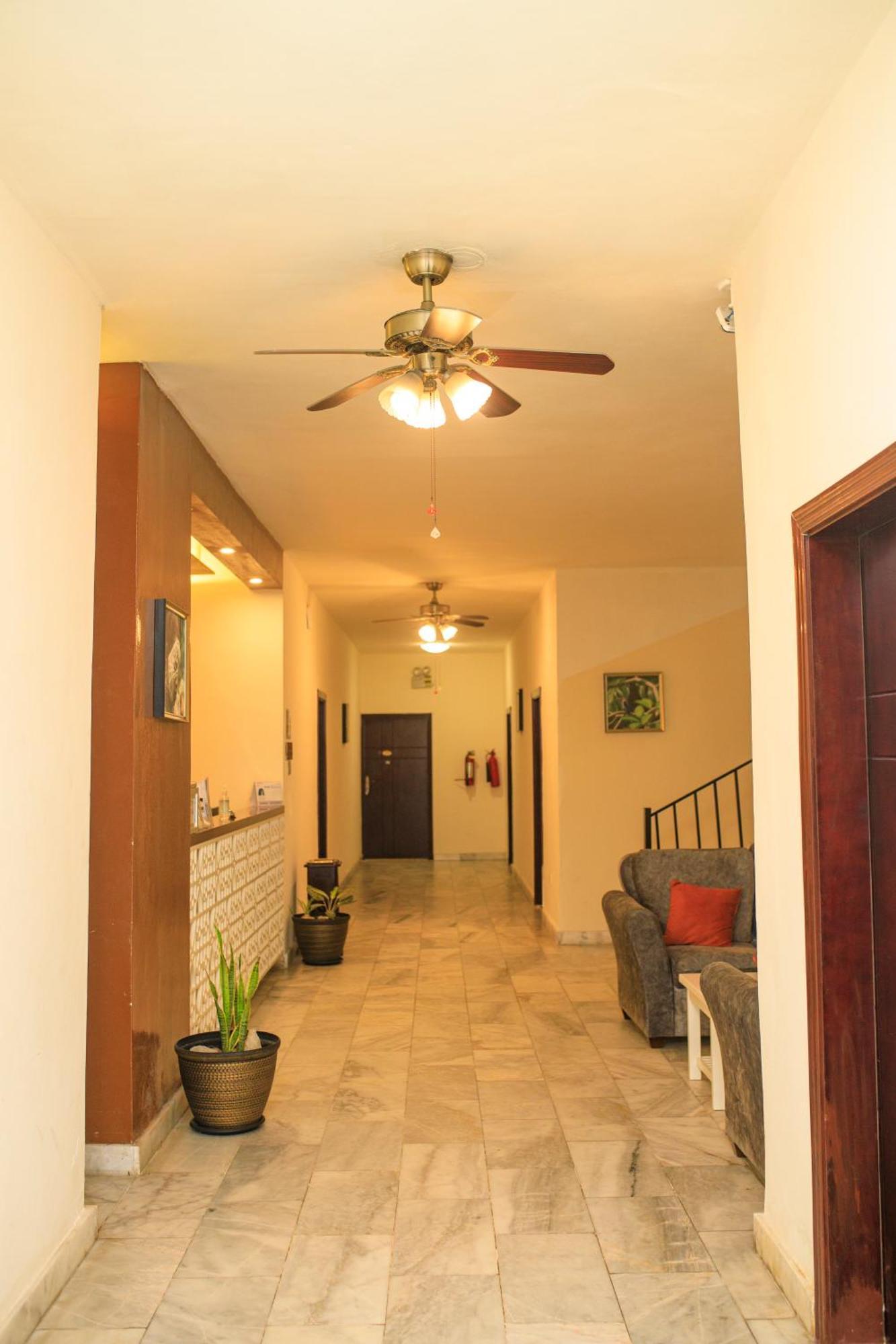 Sunset Inn مونروفيا المظهر الخارجي الصورة